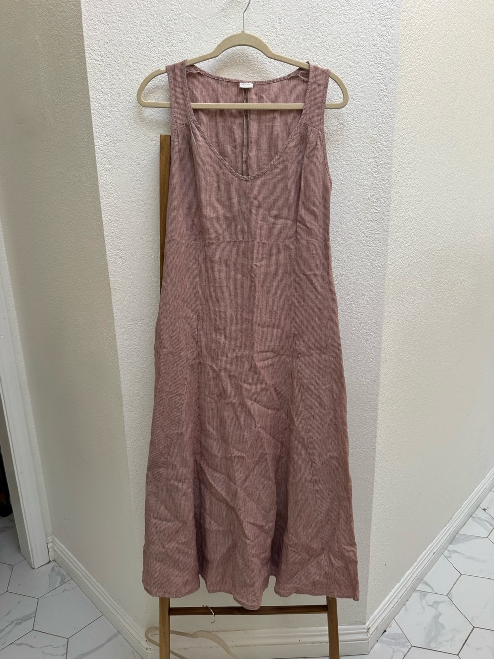 Poetry Yarn Dyed Linen V-Neck Maxi Dress in Red Minimalist Summer - Picture 6 of 16